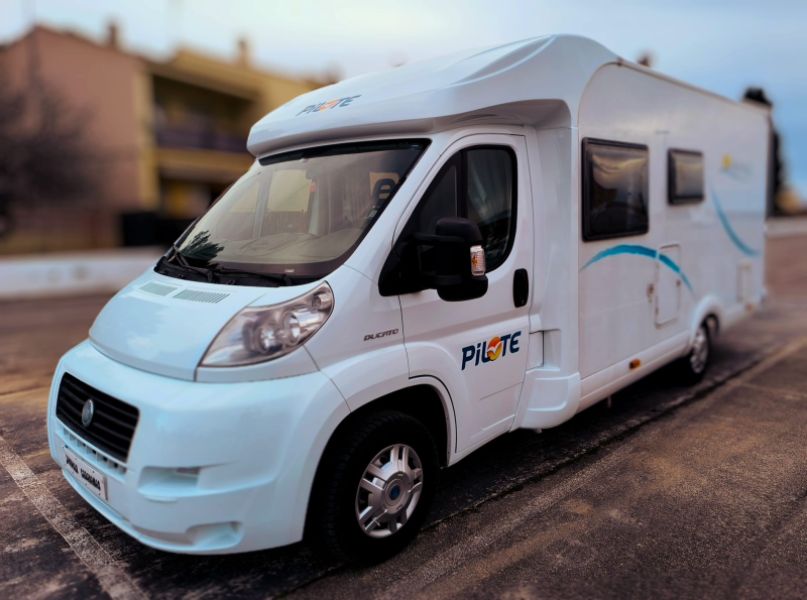 En venta Pilote P670XTP Blanco 2007 Murcia foto 1