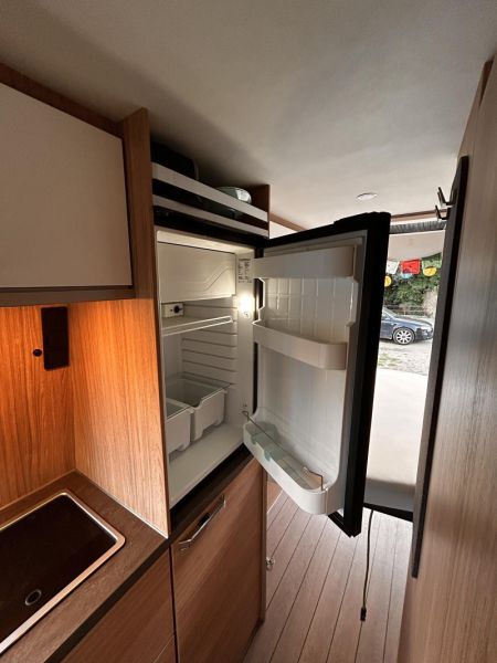 En venta Peugot WEINSBERG CARABUS MQ600 Blanco 2022 Barcelona foto 5