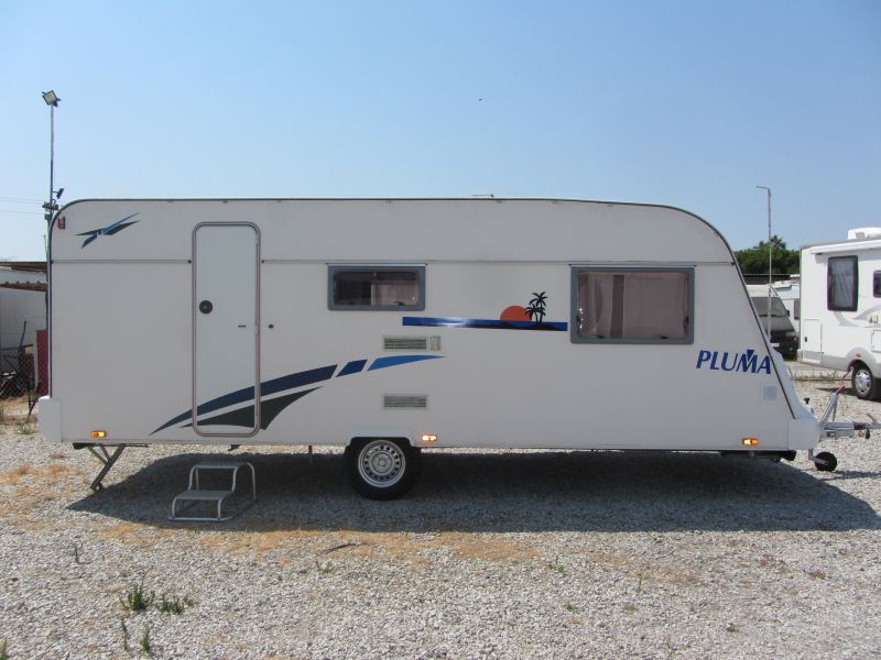 En venta P.L.A. PLUMA 560 Blanco 2004 Sevilla foto 2