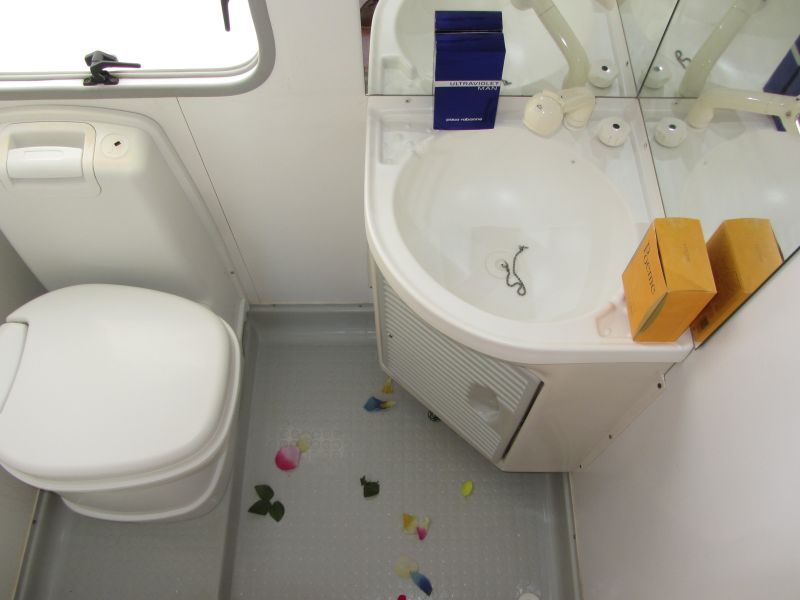 En venta P.L.A. PLUMA 560 Blanco 2004 Sevilla foto 10