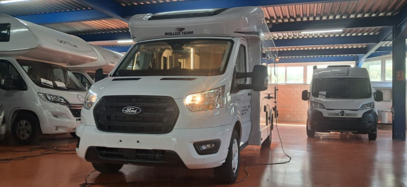 En venta Roller Team Roller Team Ford Kronos 284 TL Selekt Open Air 165 CV Automatic Blanco 2026 Barcelona foto 3