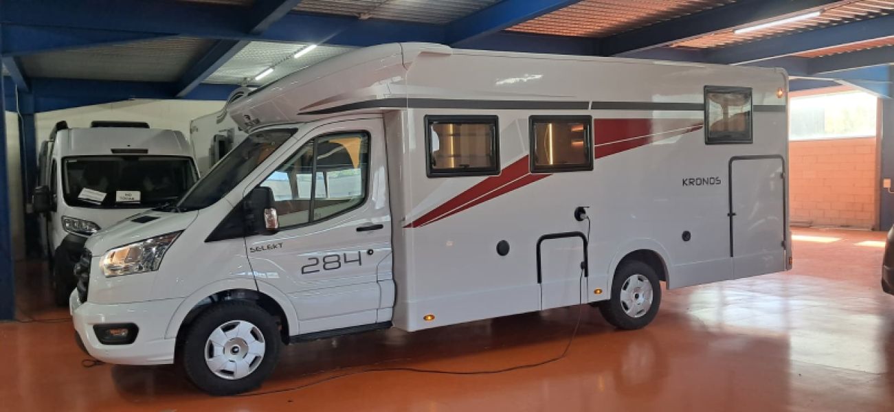 En venta Roller Team Roller Team Ford Kronos 284 TL Selekt Open Air 165 CV Automatic Blanco 2026 Barcelona foto 5