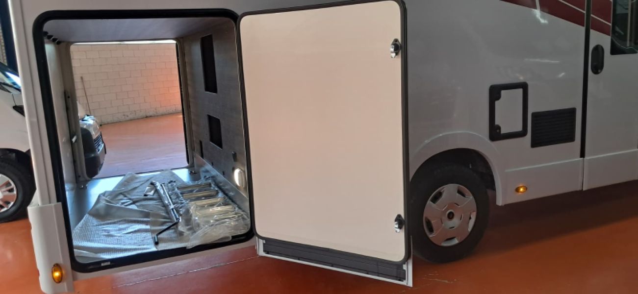 En venta Roller Team Roller Team Ford Kronos 284 TL Selekt Open Air 165 CV Automatic Blanco 2026 Barcelona foto 7