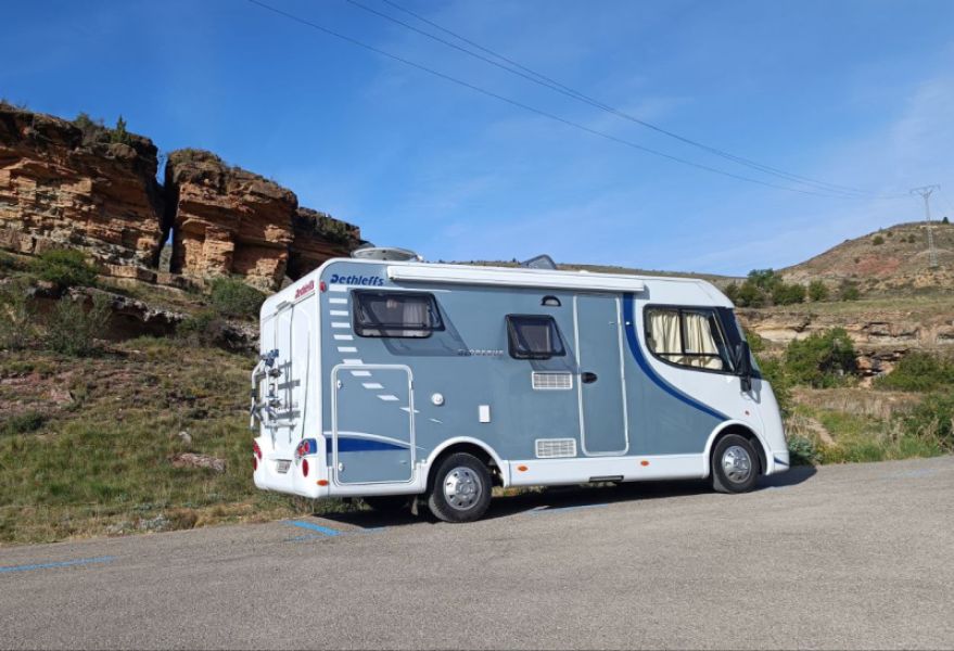En venta Dethleffs Globebus Integral Azul 2008 Navarra foto 2
