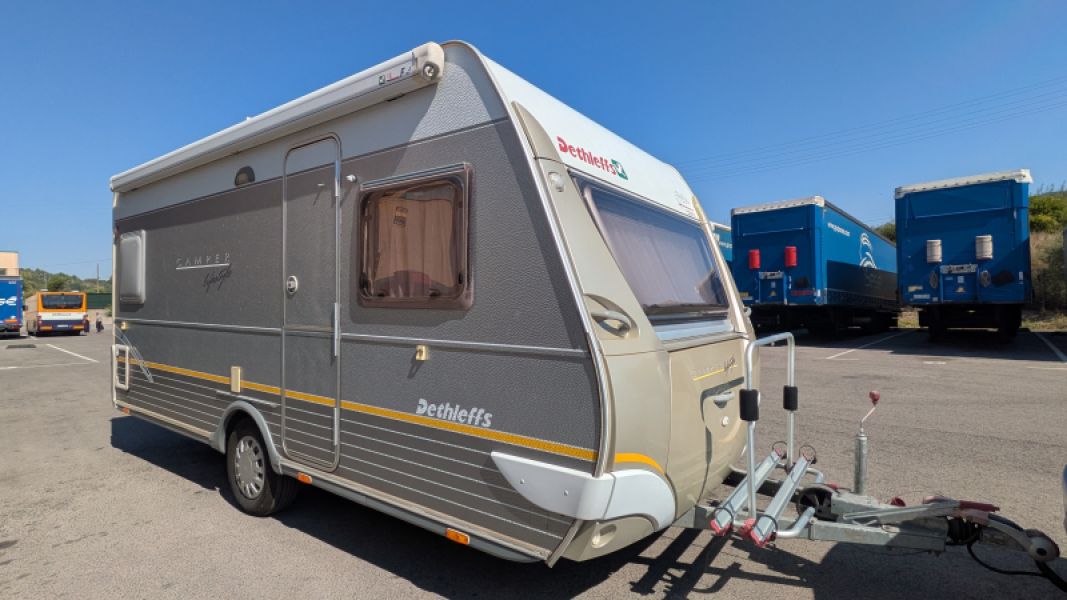 En venta Dethleffs Camper Lifestyle 450 DB  Gris 2006 Barcelona foto 1