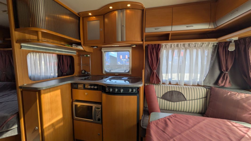 En venta Dethleffs Camper Lifestyle 450 DB  Gris 2006 Barcelona foto 4