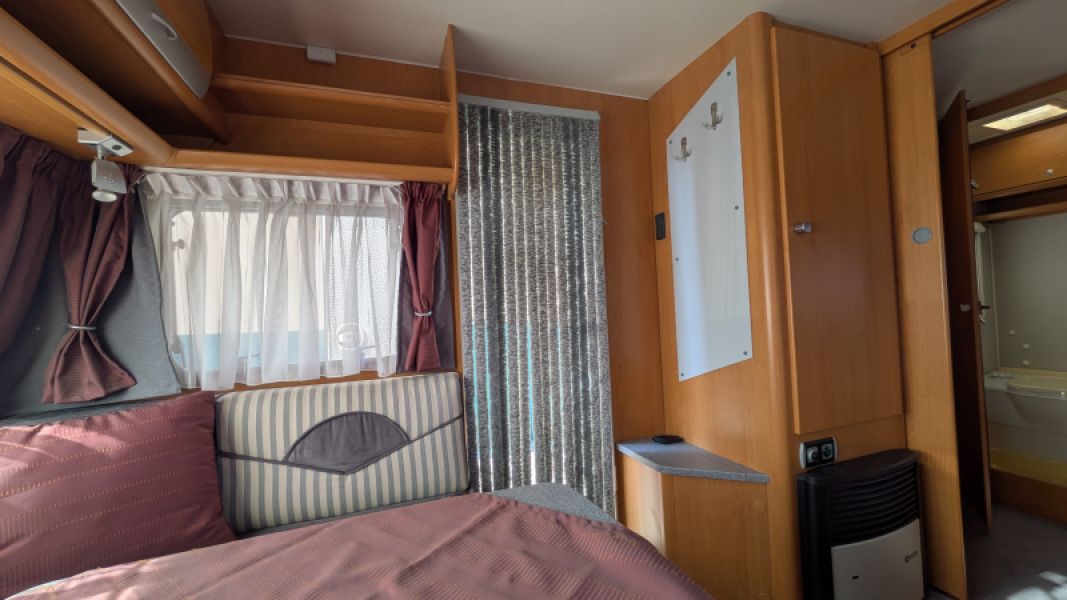 En venta Dethleffs Camper Lifestyle 450 DB  Gris 2006 Barcelona foto 5