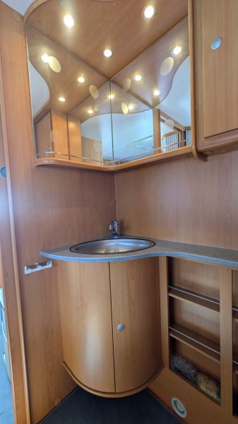 En venta Dethleffs Camper Lifestyle 450 DB  Gris 2006 Barcelona foto 12