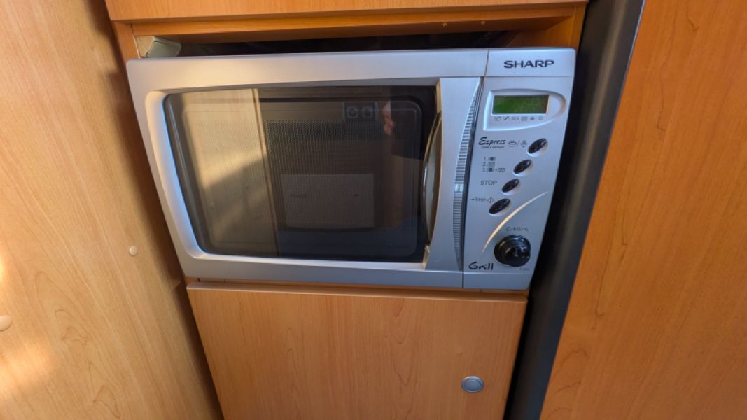 En venta Dethleffs Camper Lifestyle 450 DB  Gris 2006 Barcelona foto 14