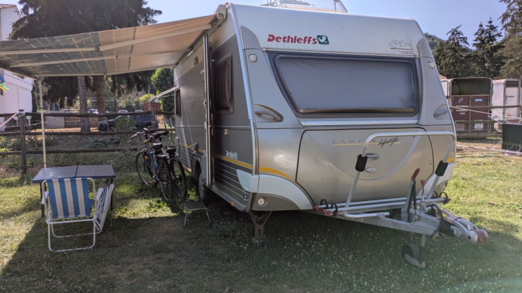 En venta Dethleffs Camper Lifestyle 450 DB  Gris 2006 Barcelona foto 19