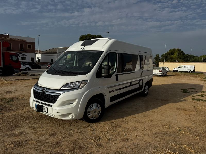 En venta Adria Twin Family 600 SP Axess 2021 Blanco 2020 Sevilla foto 1
