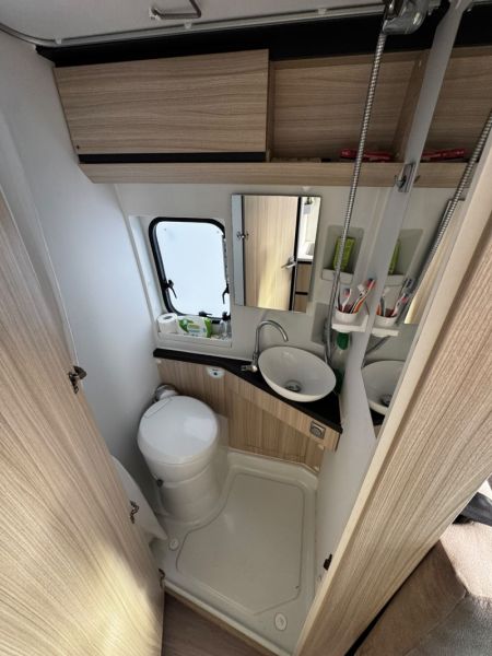 En venta Adria Twin Family 600 SP Axess 2021 Blanco 2020 Sevilla foto 5