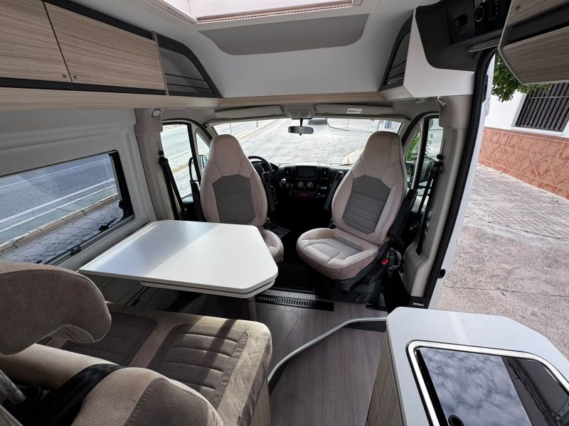 En venta Adria Twin Family 600 SP Axess 2021 Blanco 2020 Sevilla foto 6