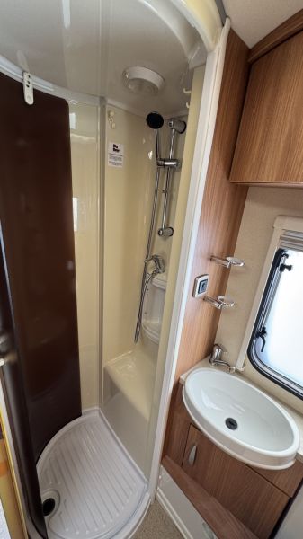 En venta Challenger Swift Challenger 580 Blanco 2011 Granada foto 7