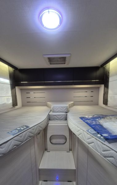 En venta Ford Challenger 337GA Graphite Premium Blanco 2020 Palencia foto 9