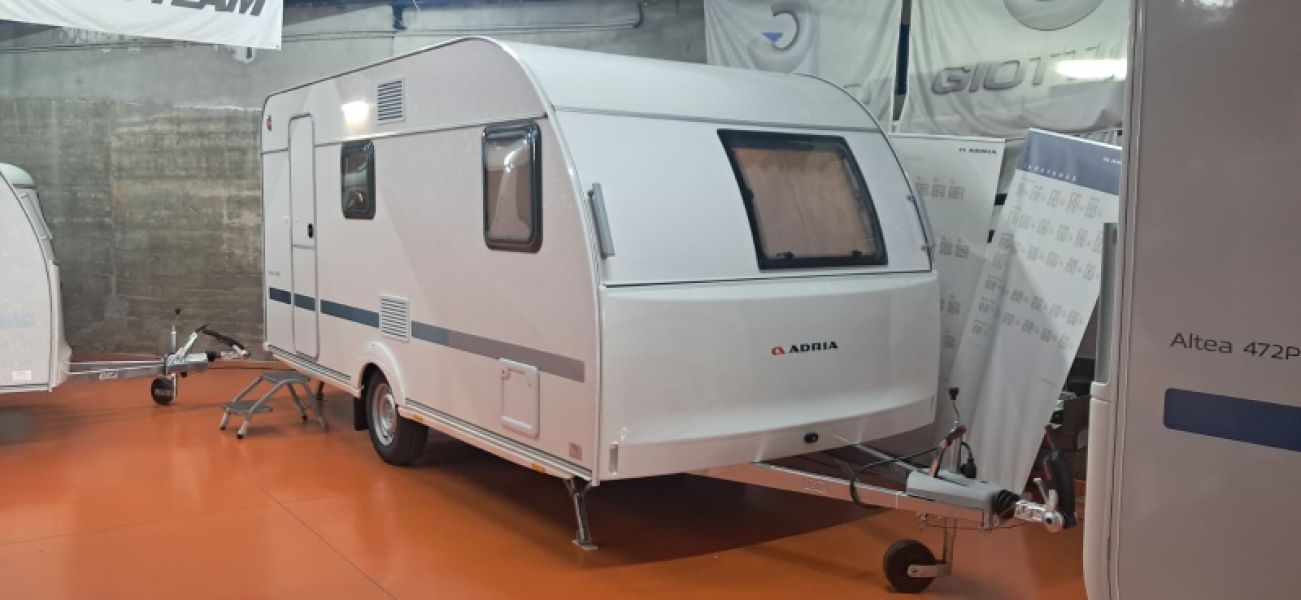 En venta Adria Adria Aviva 472 PK Blanco 2026 Barcelona foto 1