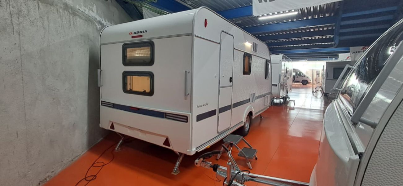 En venta Adria Adria Aviva 472 PK Blanco 2026 Barcelona foto 4