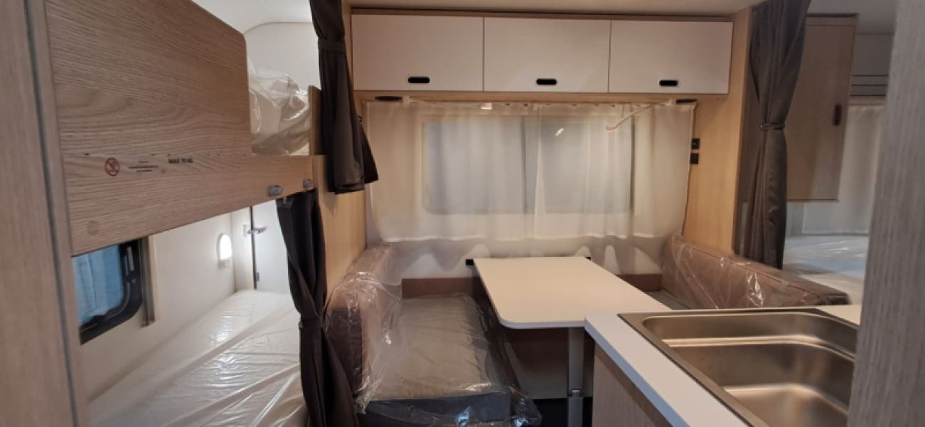 En venta Adria Adria Aviva 472 PK Blanco 2026 Barcelona foto 5