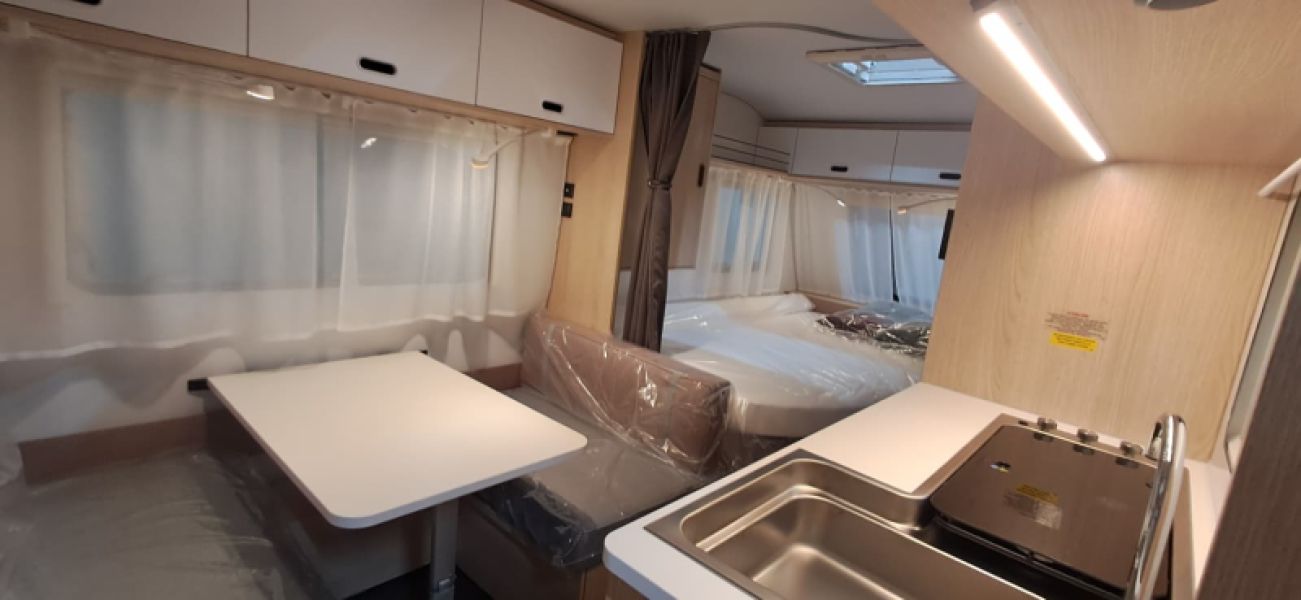 En venta Adria Adria Aviva 472 PK Blanco 2026 Barcelona foto 6