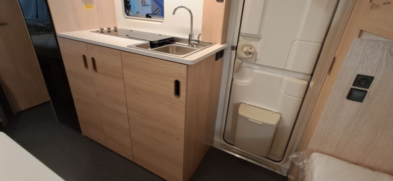 En venta Adria Adria Aviva 472 PK Blanco 2026 Barcelona foto 10