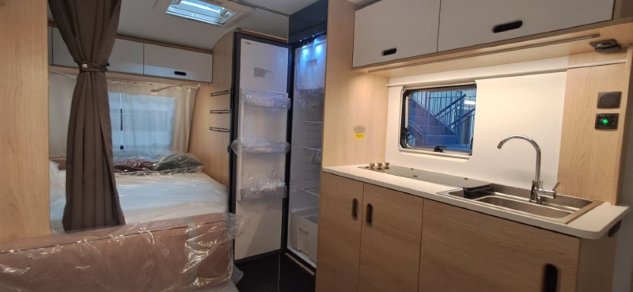 En venta Adria Adria Aviva 472 PK Blanco 2026 Barcelona foto 11