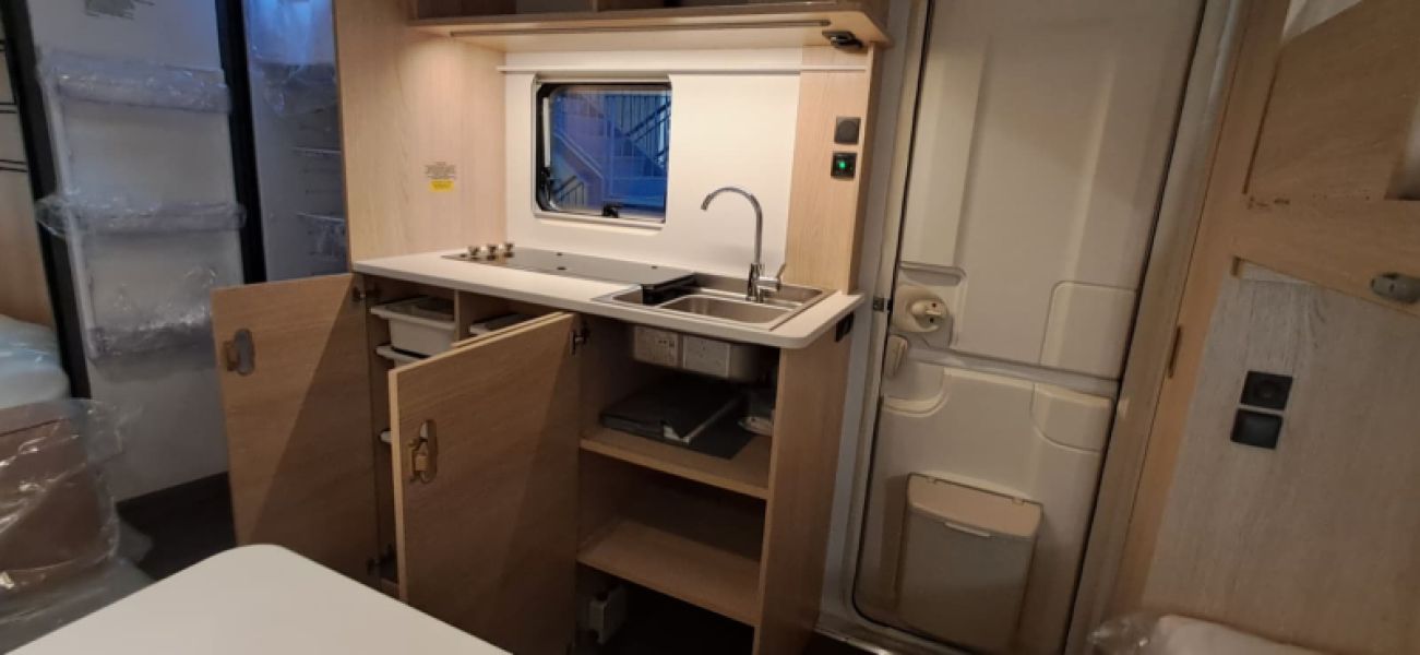En venta Adria Adria Aviva 472 PK Blanco 2026 Barcelona foto 13