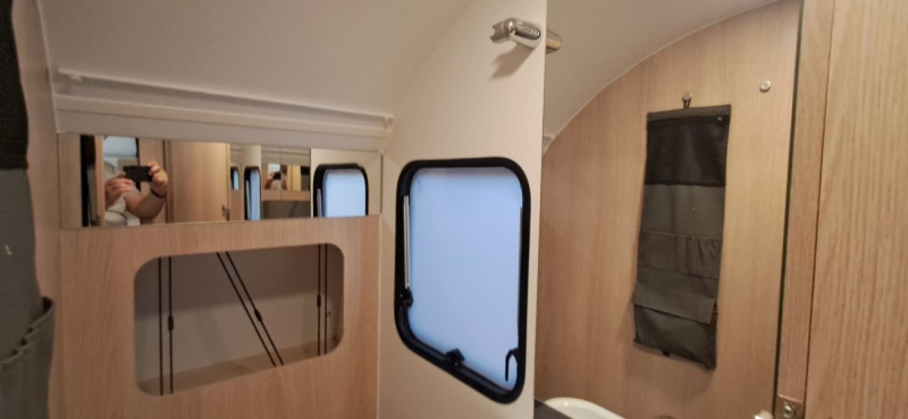 En venta Adria Adria Aviva 472 PK Blanco 2026 Barcelona foto 19