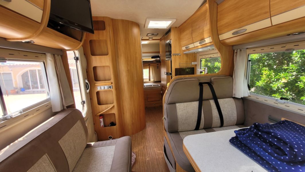 En venta Adria CORAL A 680 SK Blanco 2009 Tarragona foto 20