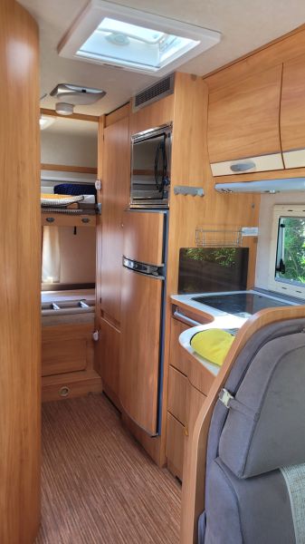 En venta Adria CORAL A 680 SK Blanco 2009 Tarragona foto 21
