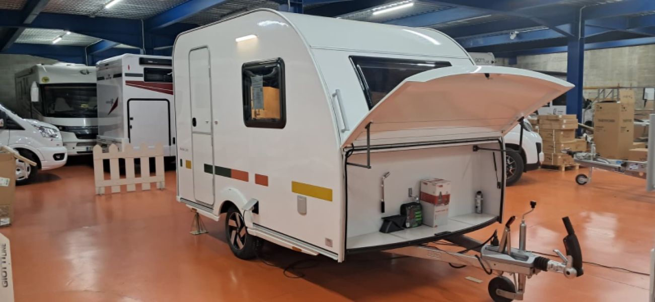 En venta Adria Adria Aviva 300 LH 01 750 KG Blanco 2026 Barcelona foto 4