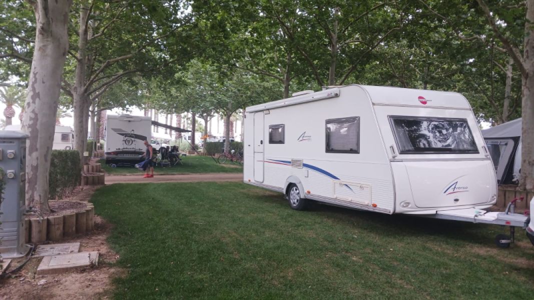 En venta Bürstner 500TK Blanco 2008 Teruel foto 2