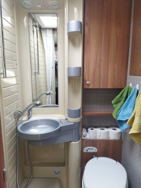 En venta Bürstner 500TK Blanco 2008 Teruel foto 3