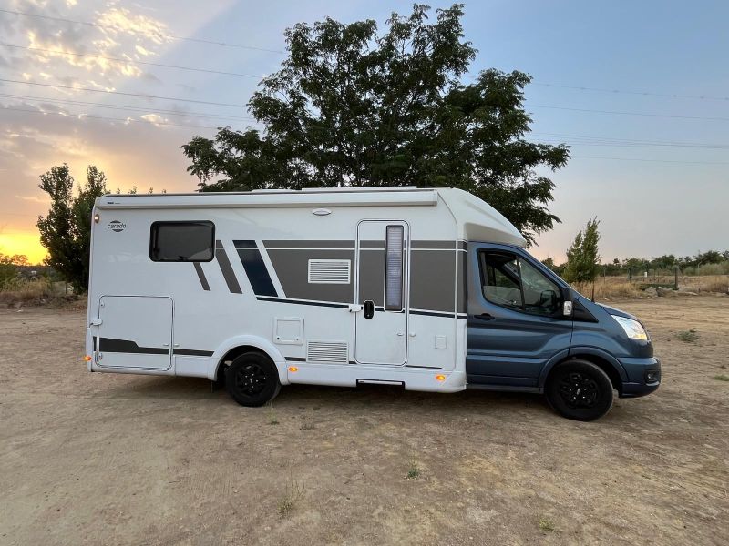 En venta Ford CARADO T449 EDITION 24 Azul 2024 Sevilla foto 2