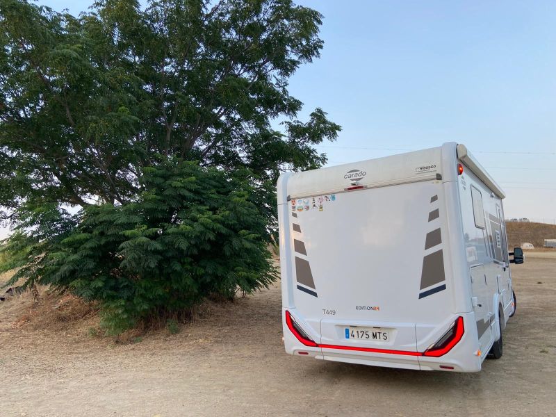En venta Ford CARADO T449 EDITION 24 Azul 2024 Sevilla foto 3