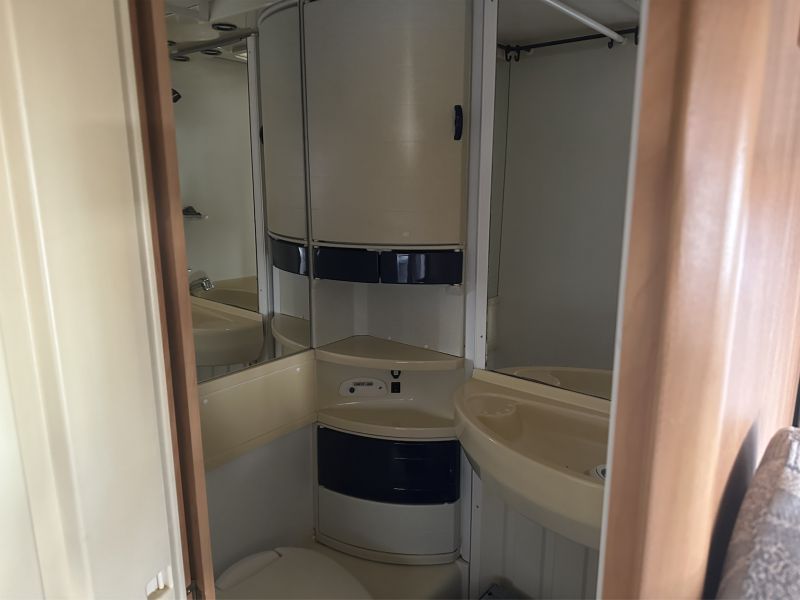 En venta Hymer / Eriba / Hymercar Star-Line B630 Blanco 2003 Alicante foto 6