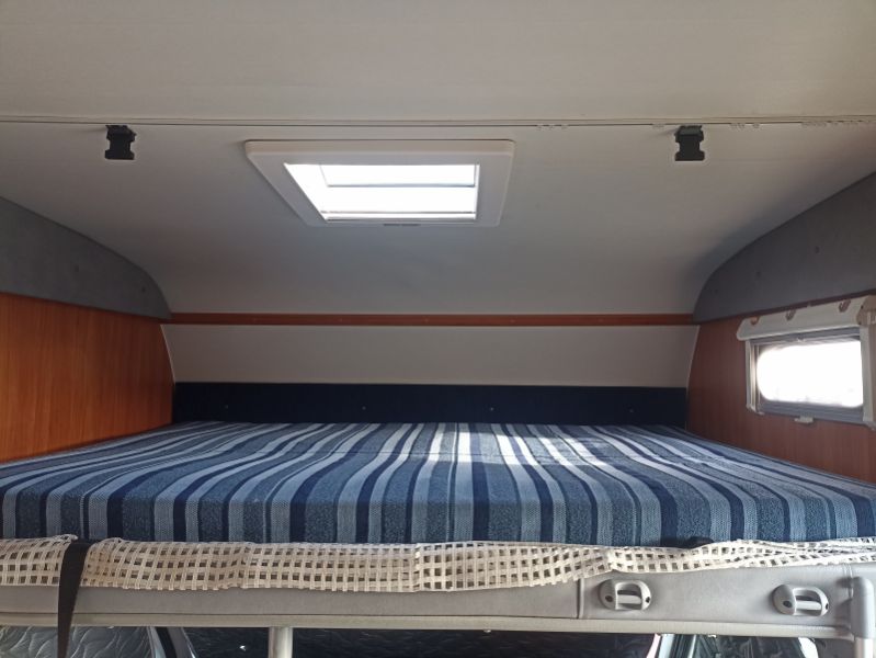 En venta Dethleffs Dethleffs Advantage Globetrotter A5881 Blanco 2005 A Coruña foto 12