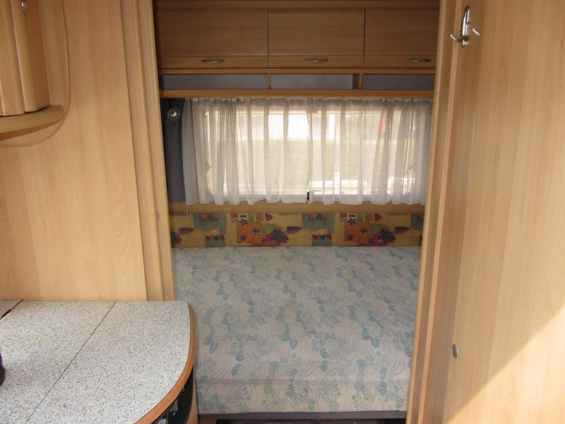 En venta Dethleffs CAMPER 430 T Blanco 1999 Sevilla foto 5