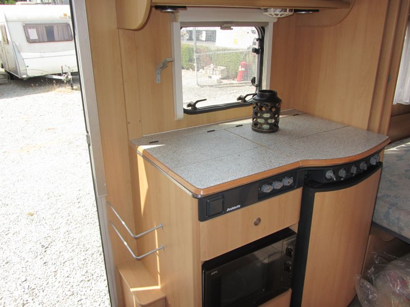 En venta Dethleffs CAMPER 430 T Blanco 1999 Sevilla foto 6