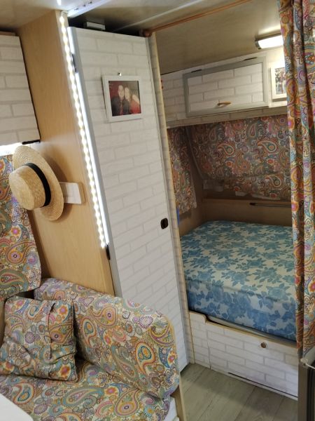 En venta Adria Vimara  Blanco 1992 Alicante foto 4