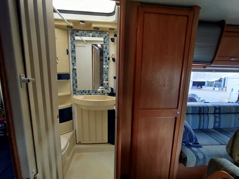 En venta Hymer / Eriba / Hymercar B544 Blanco 2002 Barcelona foto 7