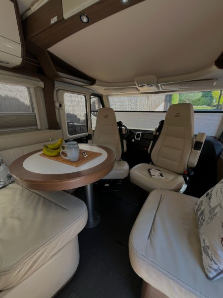 En venta Hymer / Eriba / Hymercar HYMER CLASE B-SL 704 Gris 2019 Madrid foto 8