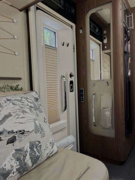 En venta Hymer / Eriba / Hymercar HYMER CLASE B-SL 704 Gris 2019 Madrid foto 10
