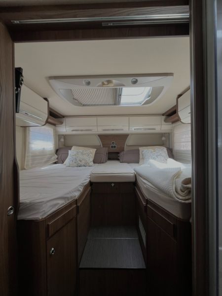 En venta Hymer / Eriba / Hymercar HYMER CLASE B-SL 704 Gris 2019 Madrid foto 17
