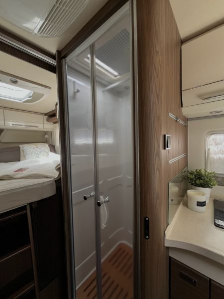 En venta Hymer / Eriba / Hymercar HYMER CLASE B-SL 704 Gris 2019 Madrid foto 22