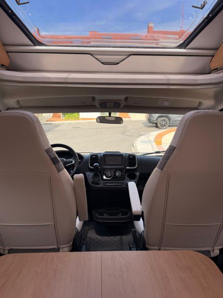 En venta Adria Matrix  650 DC 60Y LUXE Gris 2026 Pontevedra foto 11