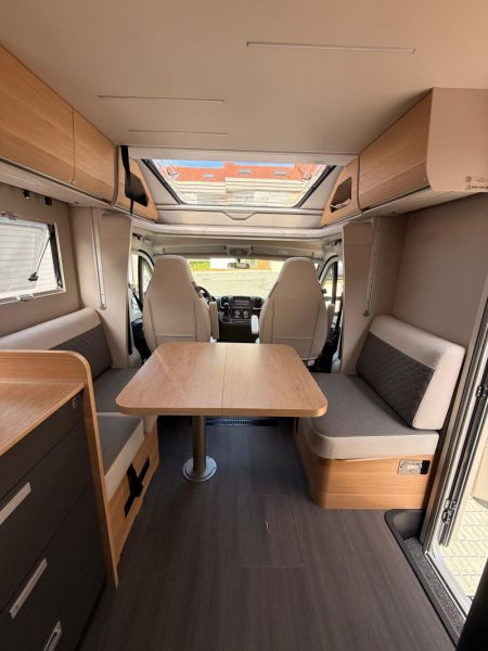 En venta Adria Matrix  650 DC 60Y LUXE Gris 2026 Pontevedra foto 12