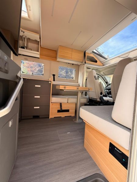 En venta Adria Matrix  650 DC 60Y LUXE Gris 2026 Pontevedra foto 15