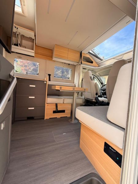 En venta Adria Matrix  650 DC 60Y LUXE Gris 2026 Pontevedra foto 16
