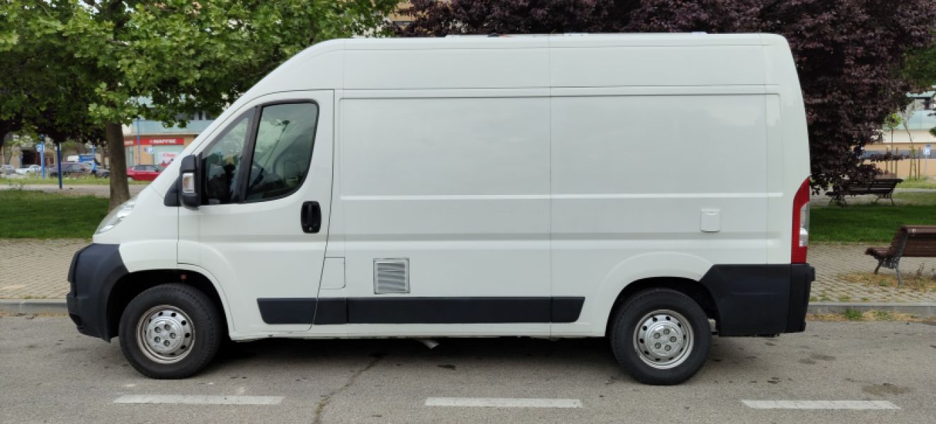 En venta Peugot Boxer L2H2 Blanco 2013 Madrid foto 3