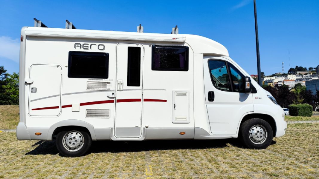 En venta Across Compact 565LD Blanco 2020 A Coruña foto 1